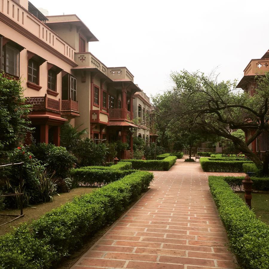 Mvt Guesthouse & Restaurant Vrindāvan Exterior foto