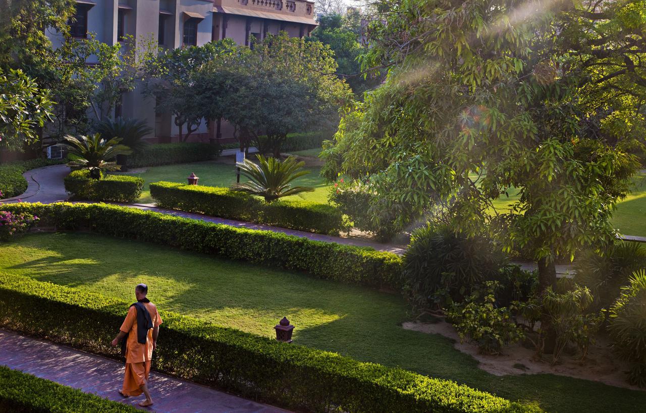 Mvt Guesthouse & Restaurant Vrindāvan Exterior foto