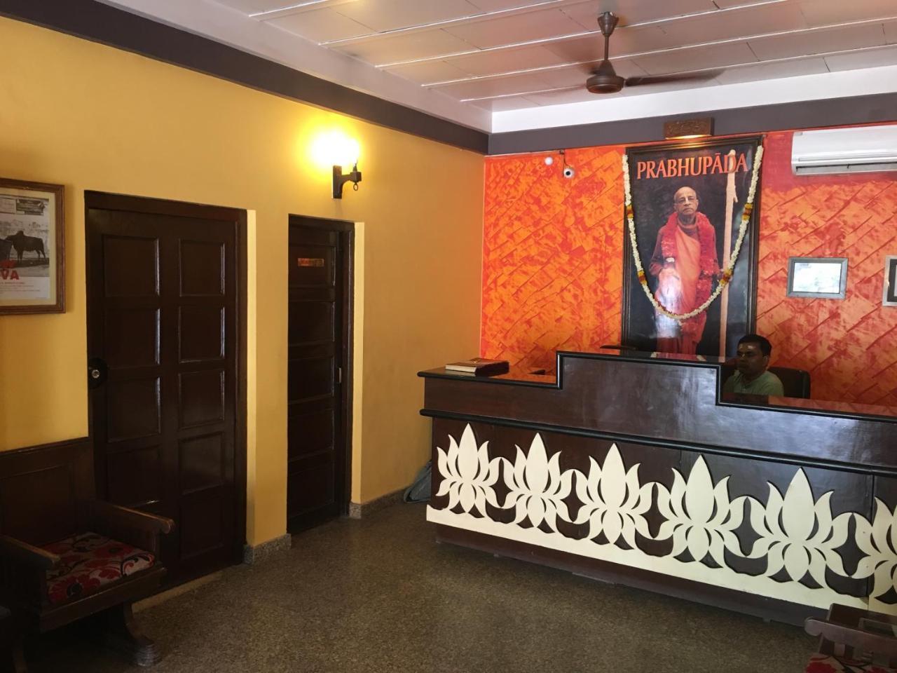 Mvt Guesthouse & Restaurant Vrindāvan Exterior foto